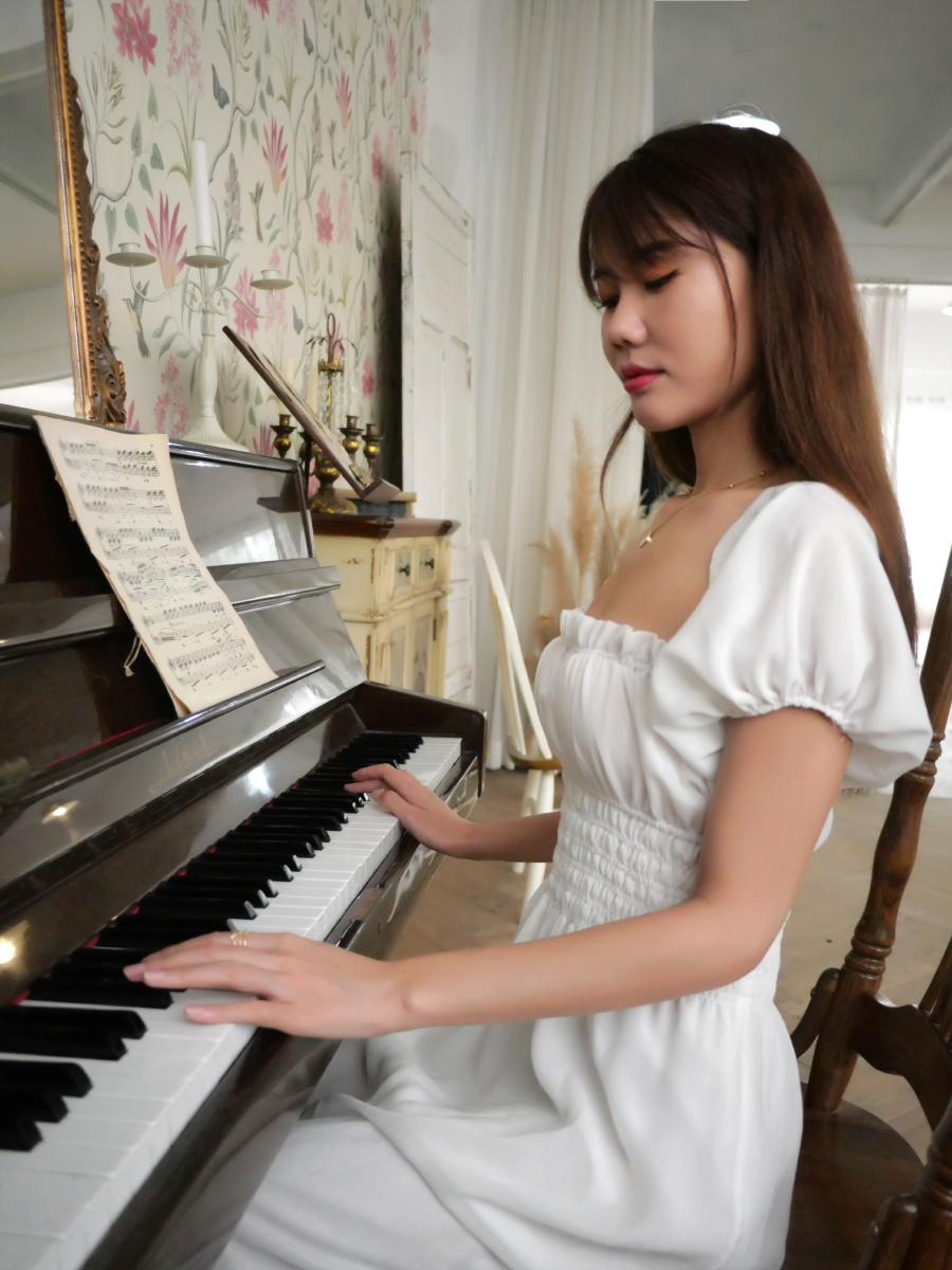 模特贝贝不用怎么修图因为她太好看了谢谢美女的到来