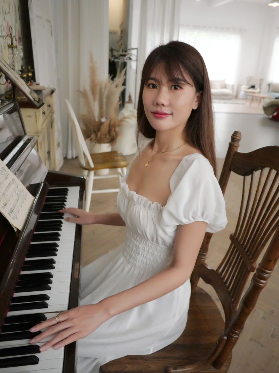 模特贝贝不用怎么修图因为她太好看了谢谢美女的到来