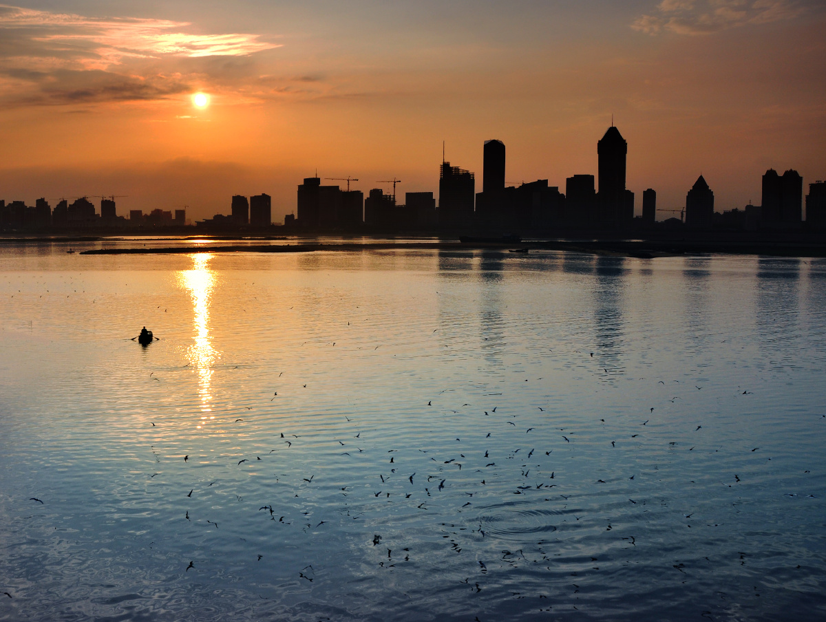 落霞与孤鹜齐飞——摄于雨后初晴的滕王阁 - 吕阿华 - 图虫