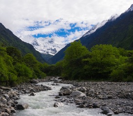 20120512-1010876