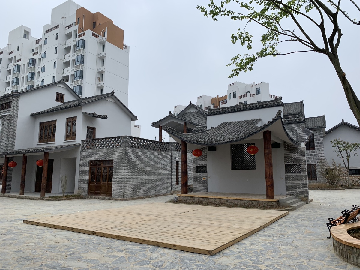 16年十堰郧阳岛龙韵村扶贫搬迁项目,主要做了记忆街