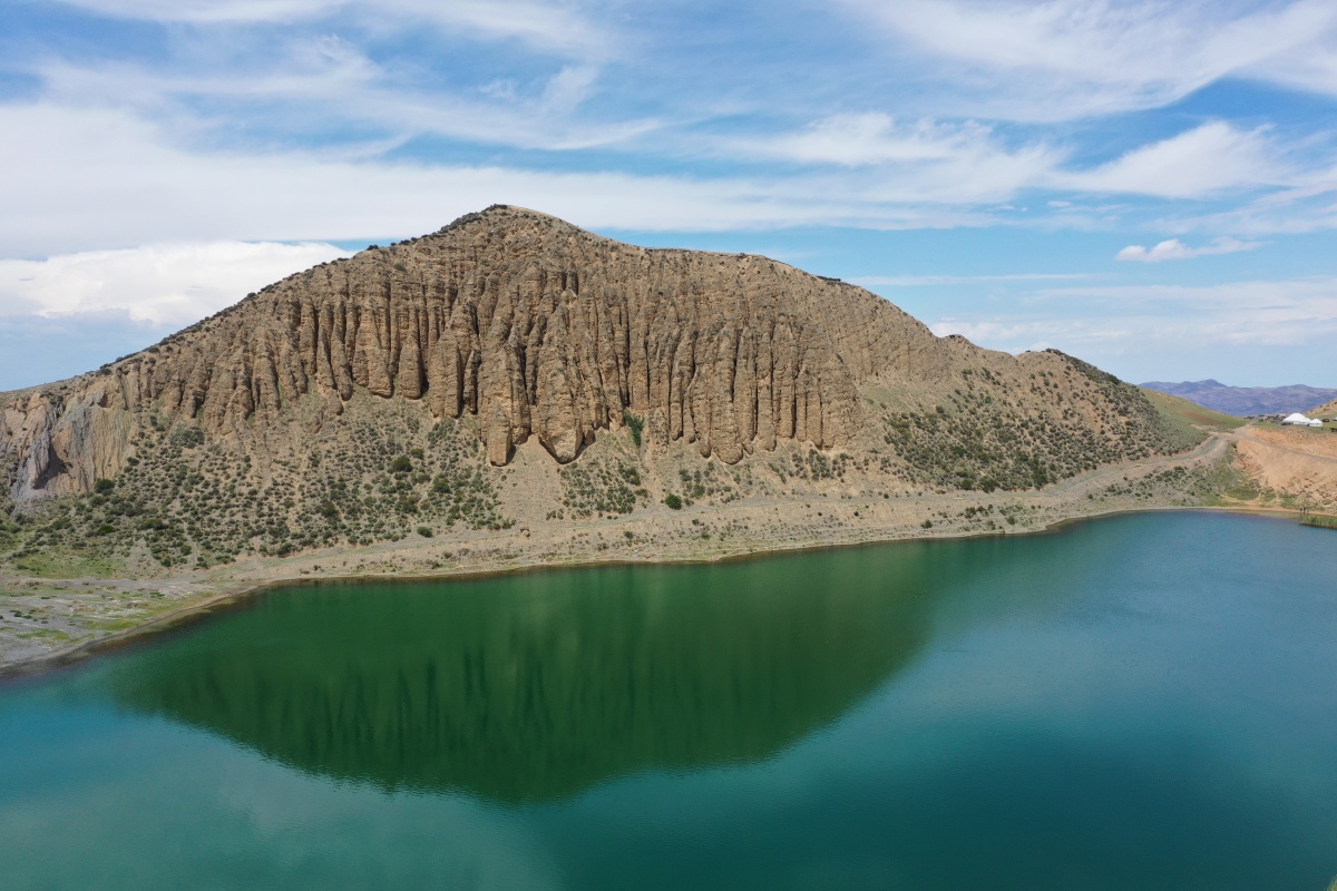 新疆精河镶嵌在天山深处的一颗蓝宝石小海子