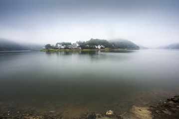 雾锁凤凰岛