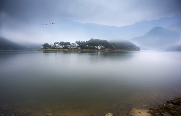 雾锁凤凰岛