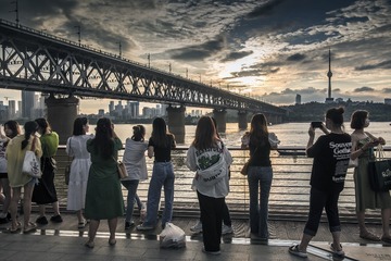 夕照亲水台