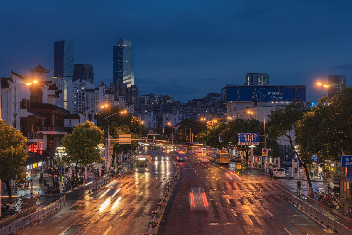 阿喀琉斯-大胖子2021年7月15日1312关注雨后我们都是城市探险家带我