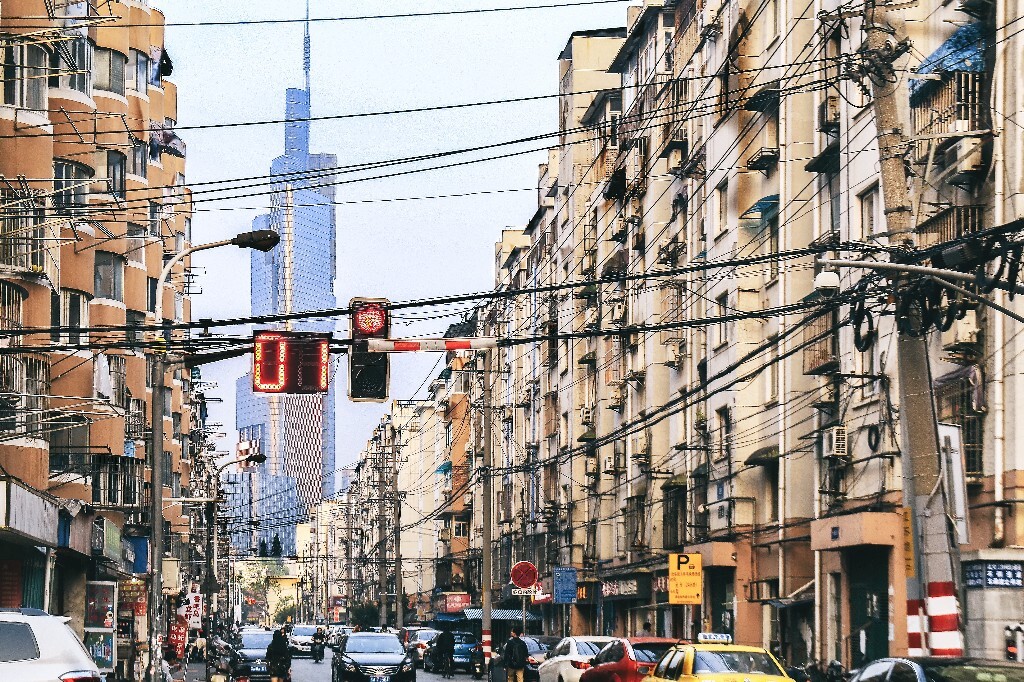 南京，密集的线路交错