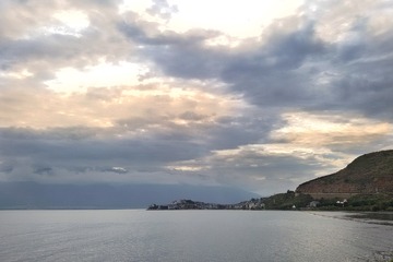1390588