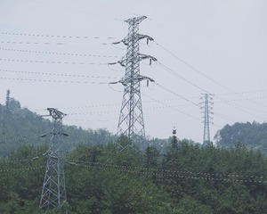 573922