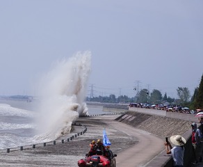 1253649
