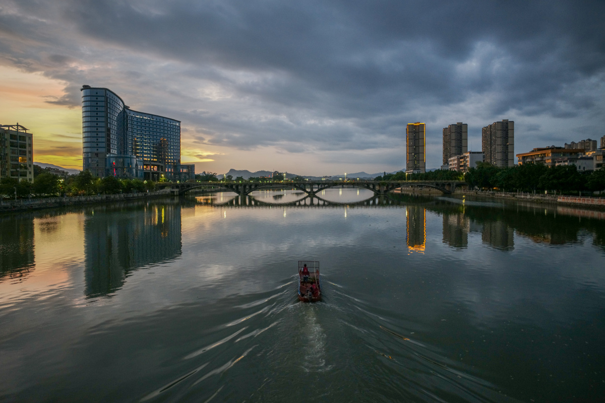 夜色阑珊广东始兴
