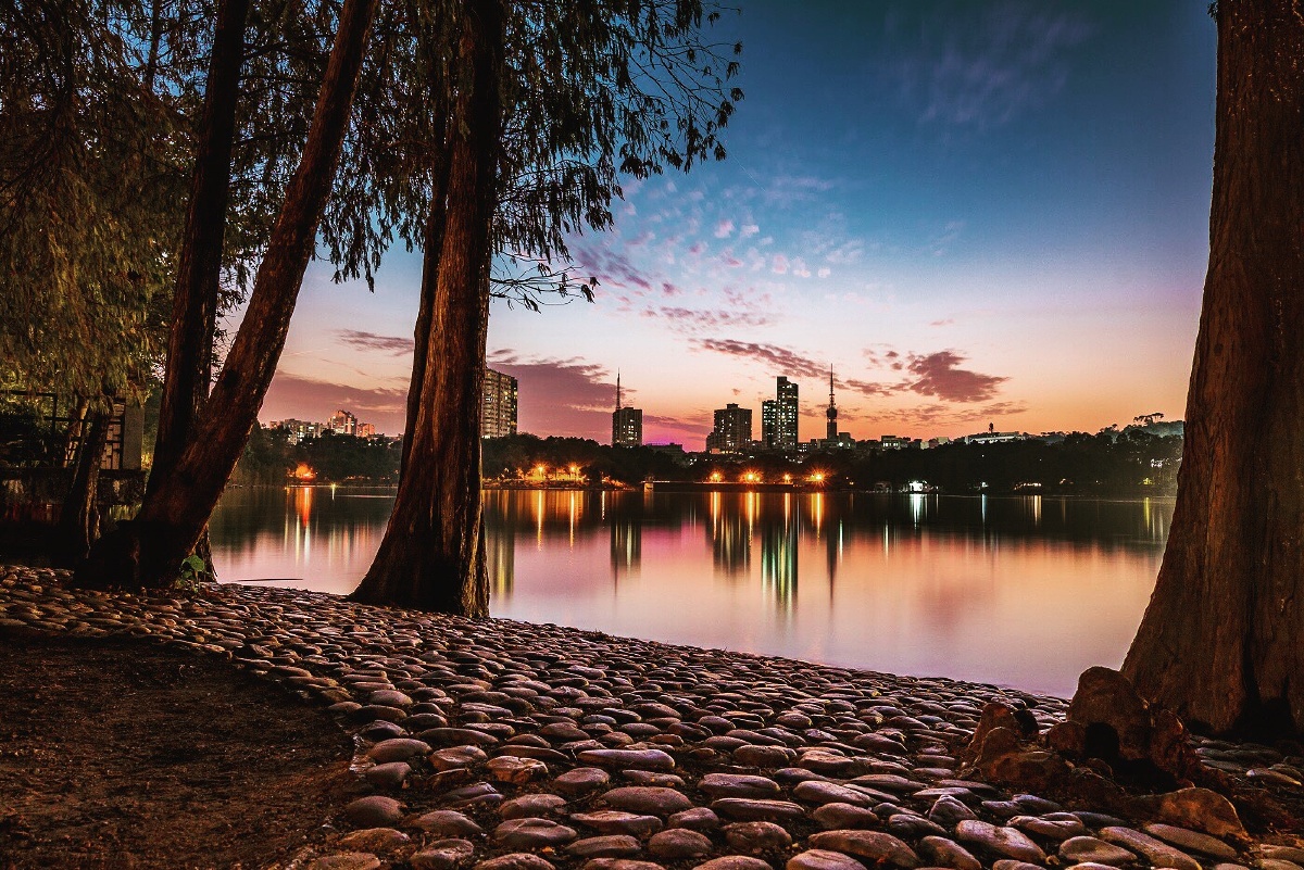 夜色麓湖 - shijiangyuan - 图虫
