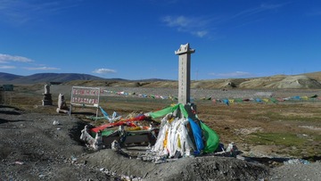 L1000381