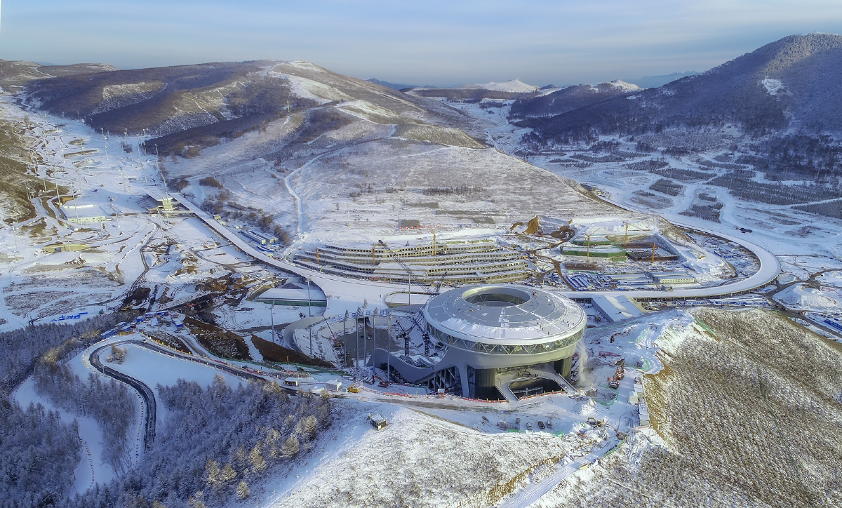 崇礼迎瑞雪如意换银装