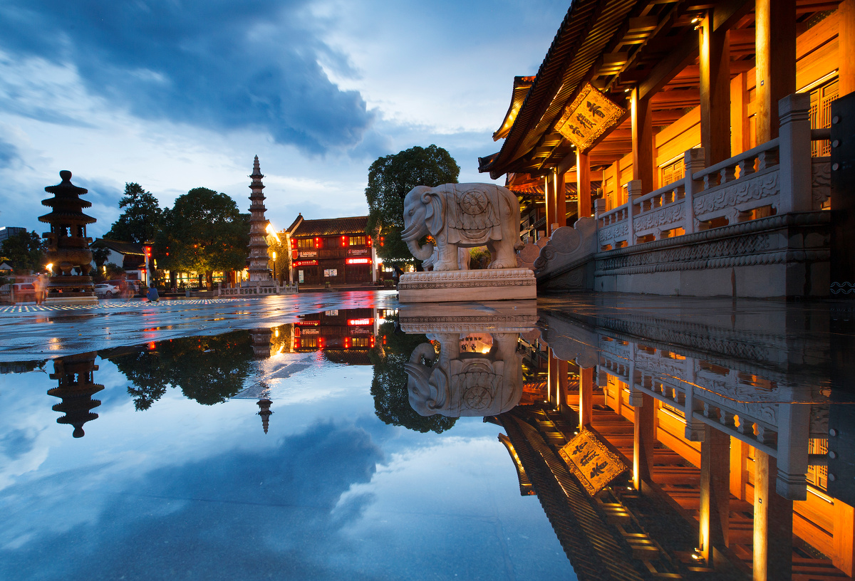 水晶香积寺 - 杭州雨荷