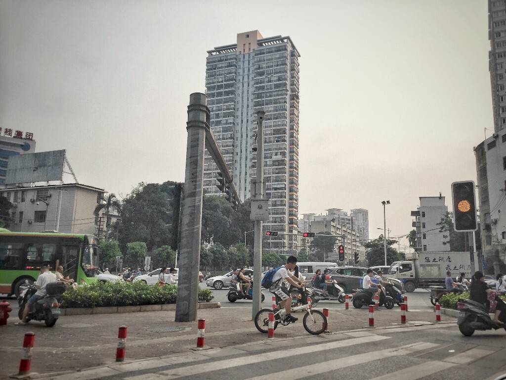 这忙碌的城市啊，能否让人有片刻停留。
