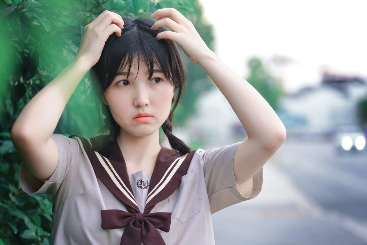 宁夏一位等候来风的女孩