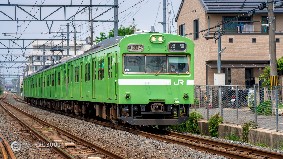 伏见稻荷前的京阪本线与JR奈良线