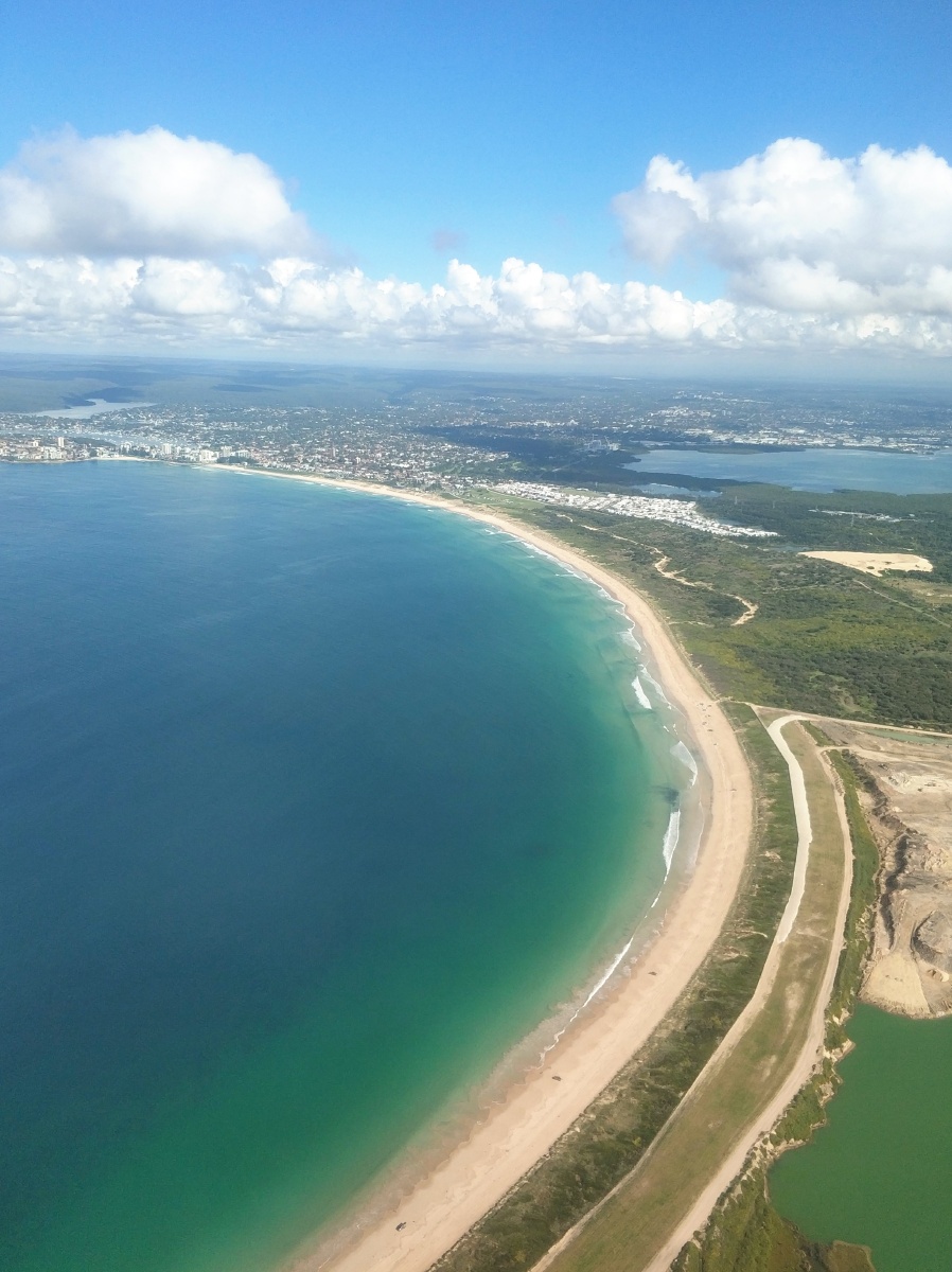 半弧海岸线,摄于澳大利亚东海岸