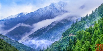 云雾慢群山