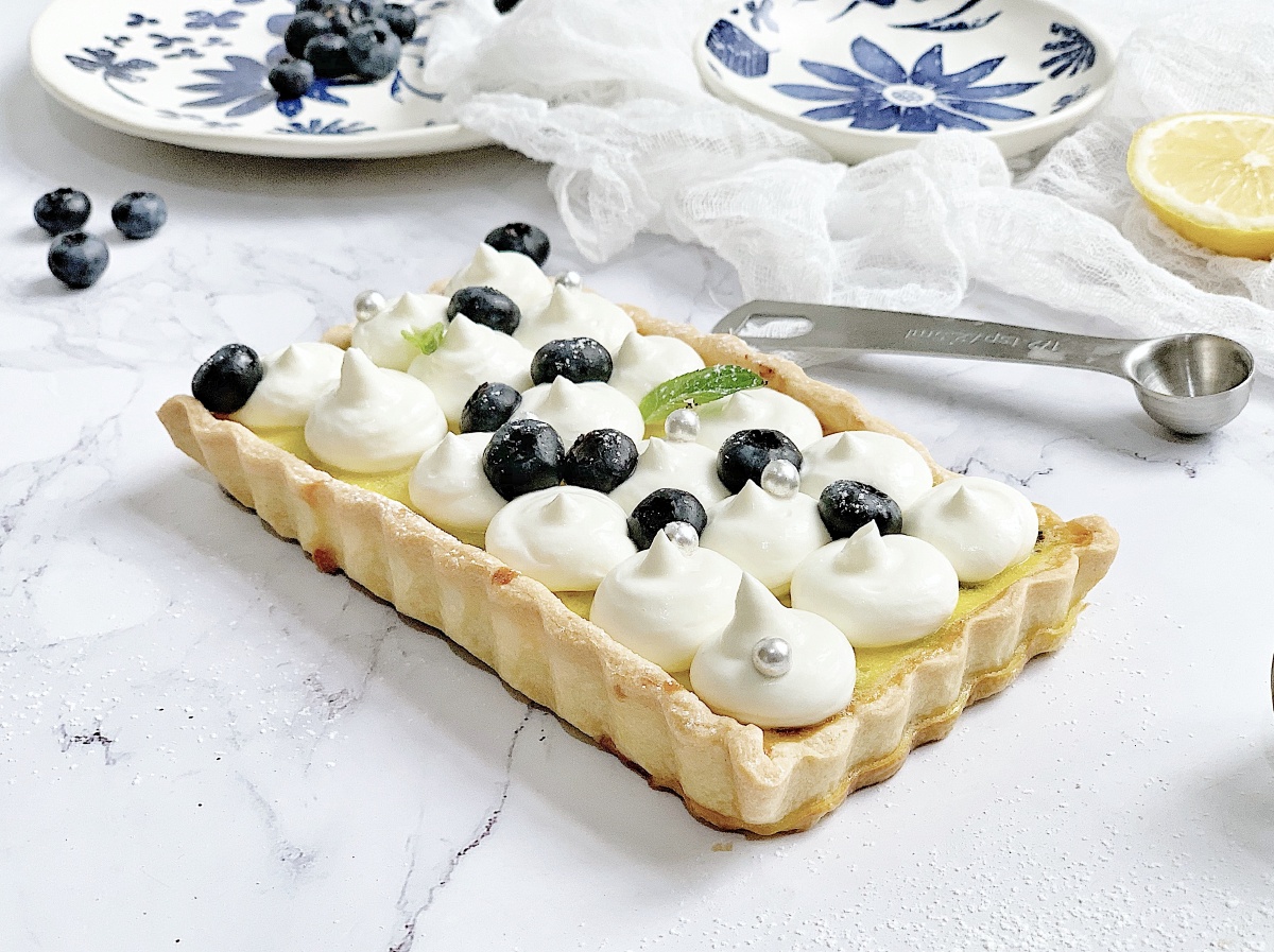 简单易上手,颜值又高的蓝莓挞哦～酥脆的外皮,加上滑滑的馅儿,混着