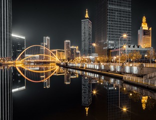 黑金两岸