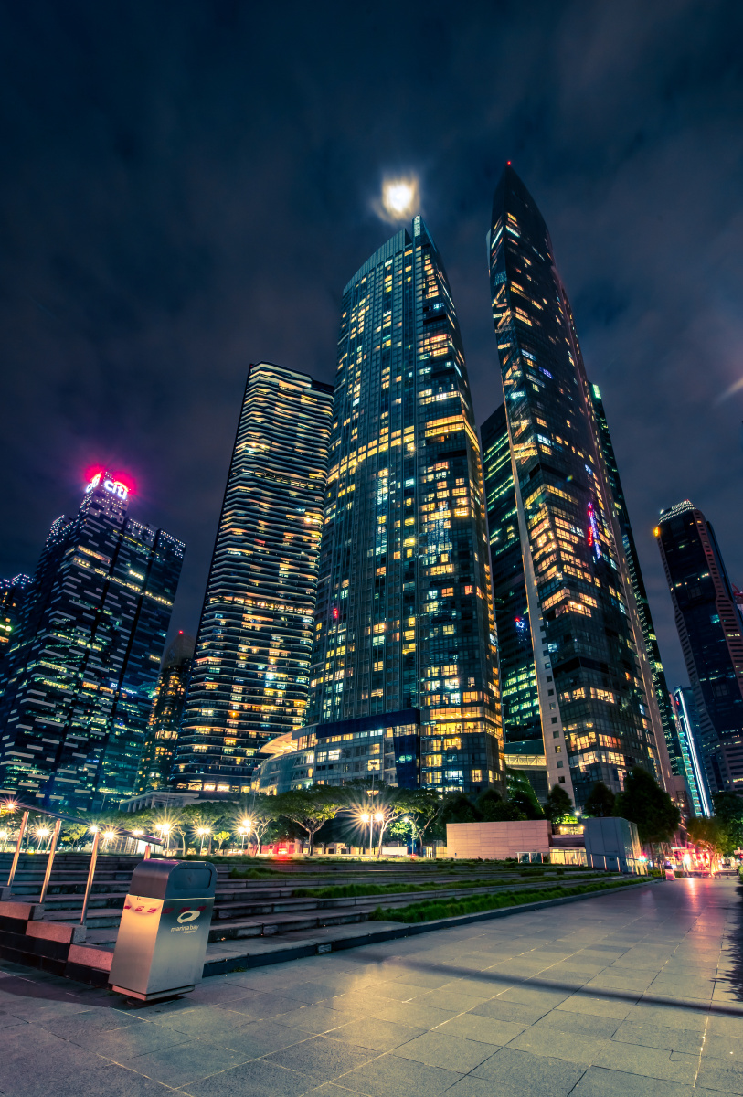 摄影圈子seeker追光者#摩天大楼市中心建筑物城市晚上夜景灯光还没有