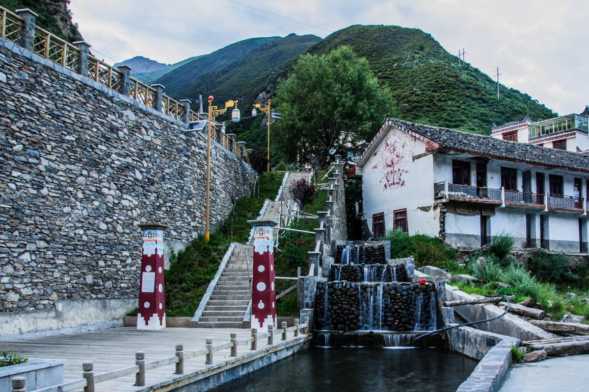 日隆镇民族风情街