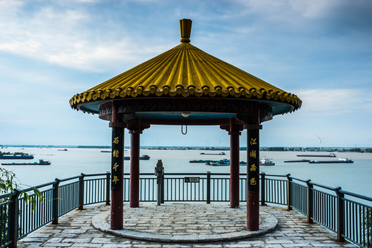 江湖两色 拍于湖口石钟山长江与鄱阳湖交汇处