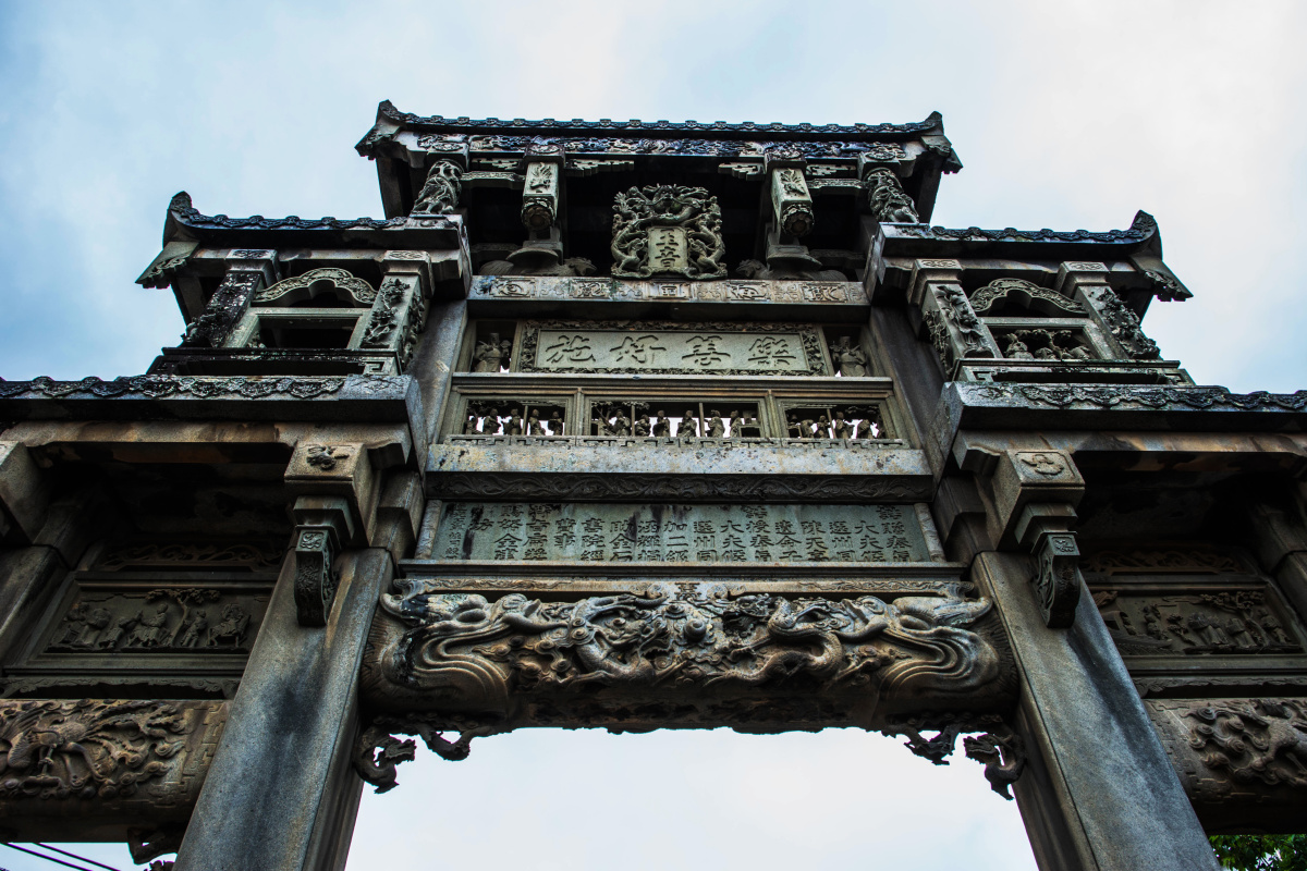 仙游东门石坊清道光年间奉旨建坊仿木结构建筑石雕技艺精湛历时三十年