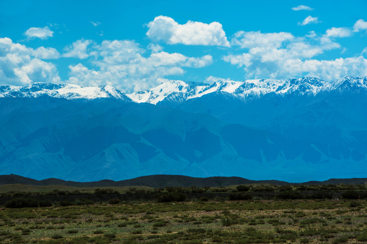 东天山拍摄于巴里坤草原