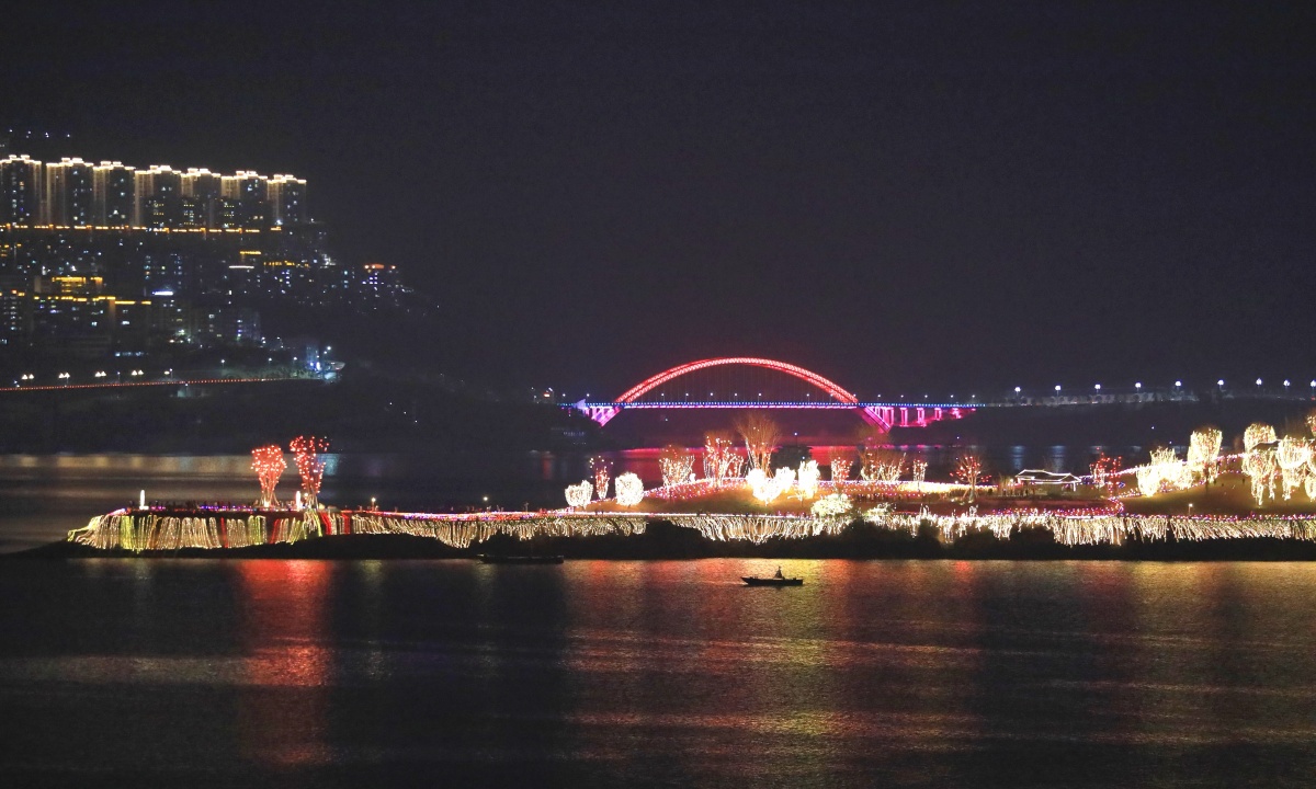 两江四岸看宁河晚渡夜景