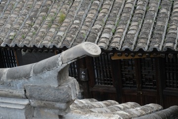 1543235
