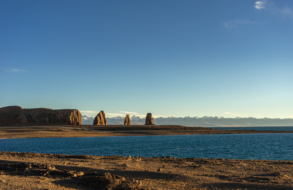 纳木错北岸三生石