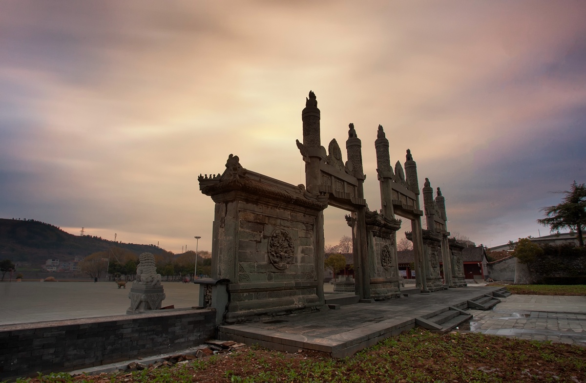 武当山净乐宫的牌坊