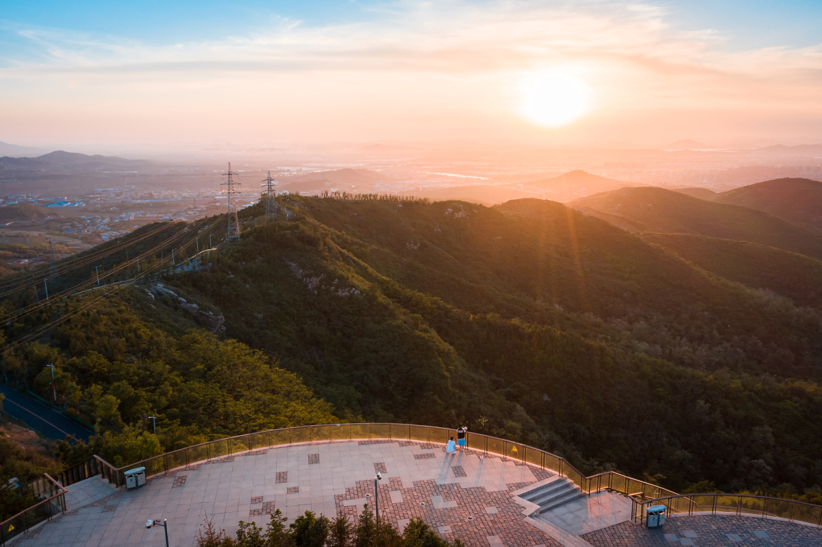 夕阳下锦州南山公园
