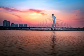 晚霞云飞