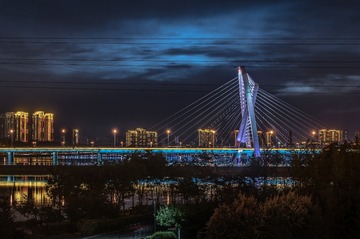 夜深沉