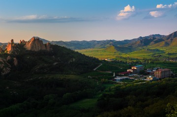 夕照群山