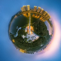 东湖公园步行桥-锦州全景