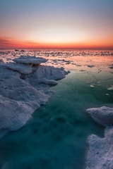 夹镜波光水到流-锦州湾