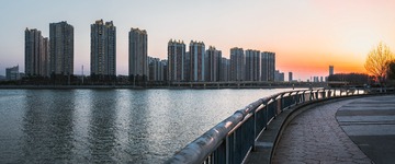 暮色中的东湖公园-锦州市