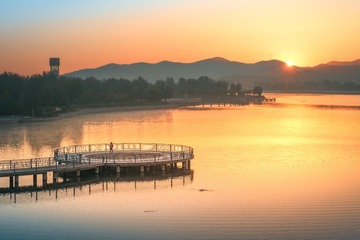 日出-锦州市东湖公园
