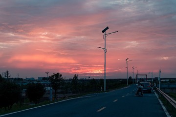 346218