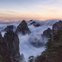 山川云雾间