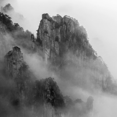 山峰秀丽