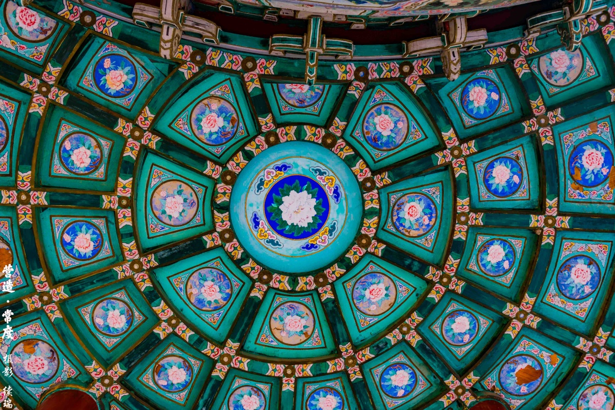 中国古建藻井与彩画艺术