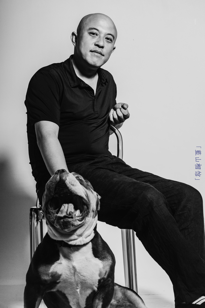 和蔼可亲老大哥