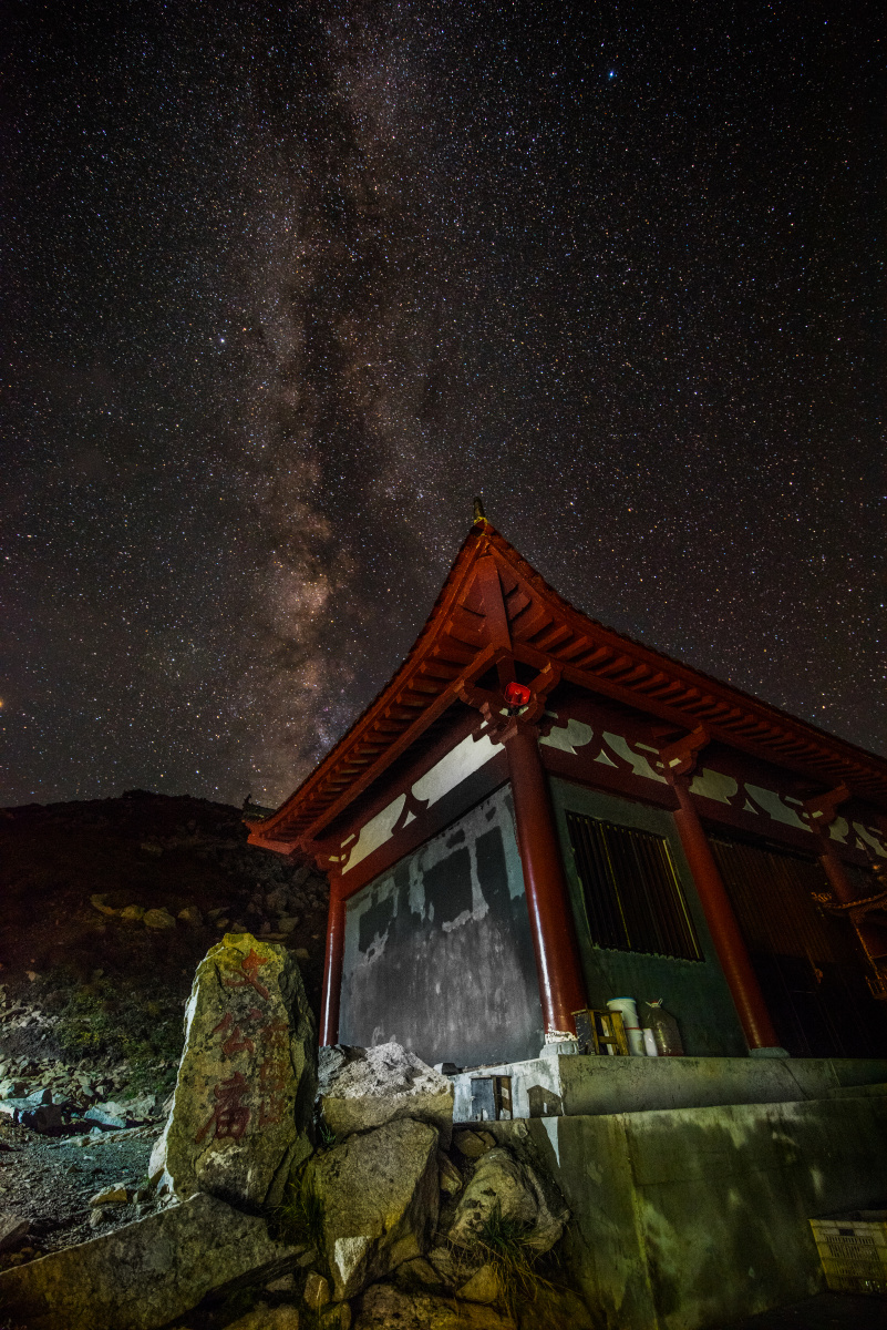 陕西太白山大文公庙拍摄银河