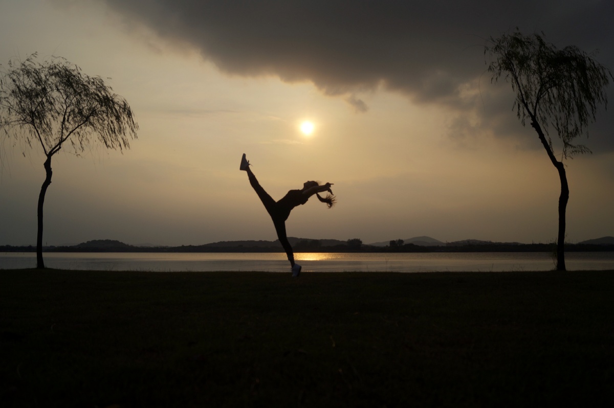 没有人在乎你跳得好不好只要跳起来就行伟大的舞者并不因为技术而伟大